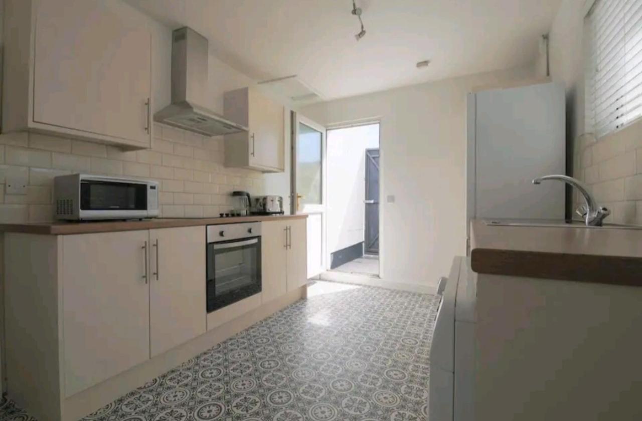 Breeze Holiday home Swansea